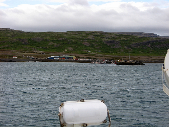 2011-06-28_13-51-05 island.jpg - Vor uns Brjanslaekur